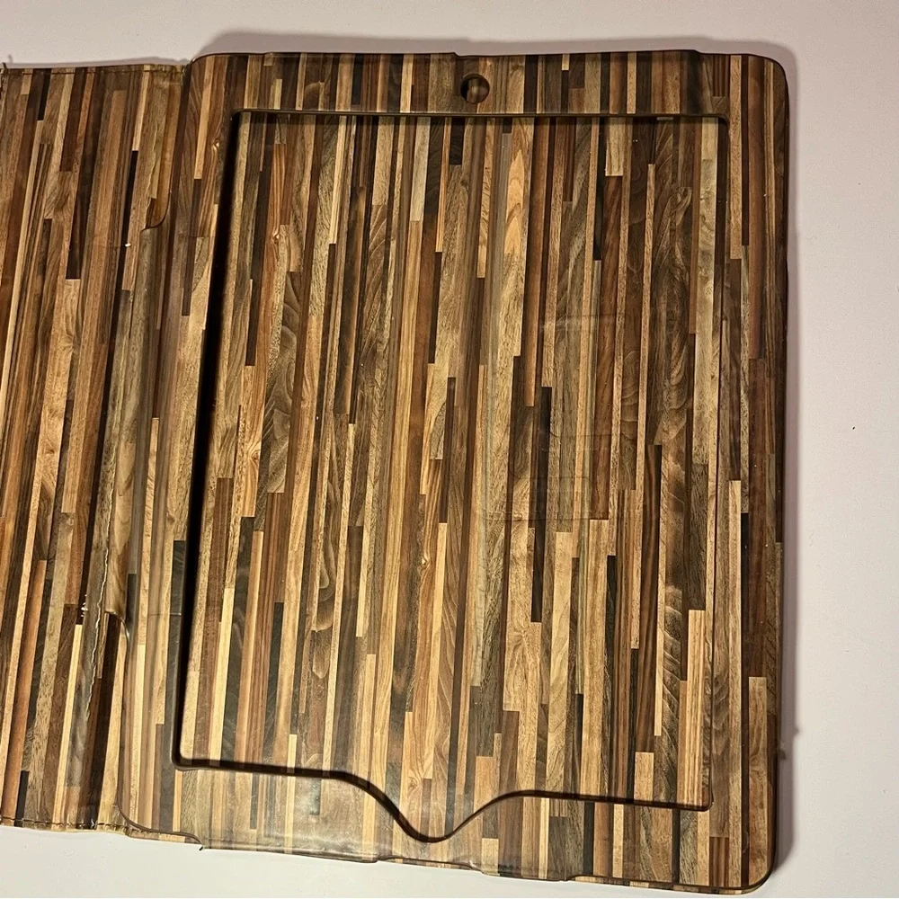 PREOWNED | Wood‑Grain Pattern iPad Case